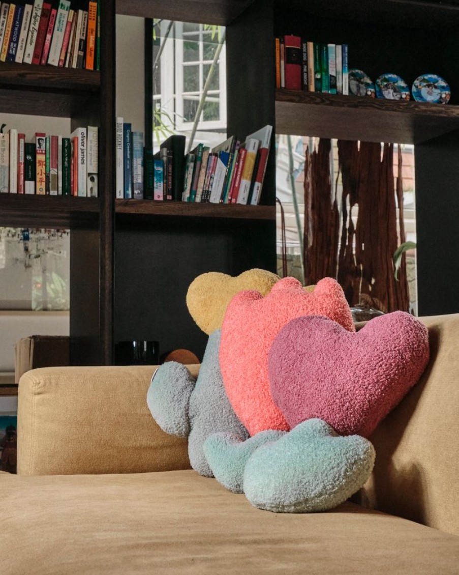 Furniture Crane Living | Flower-Shaped Accent Pillows